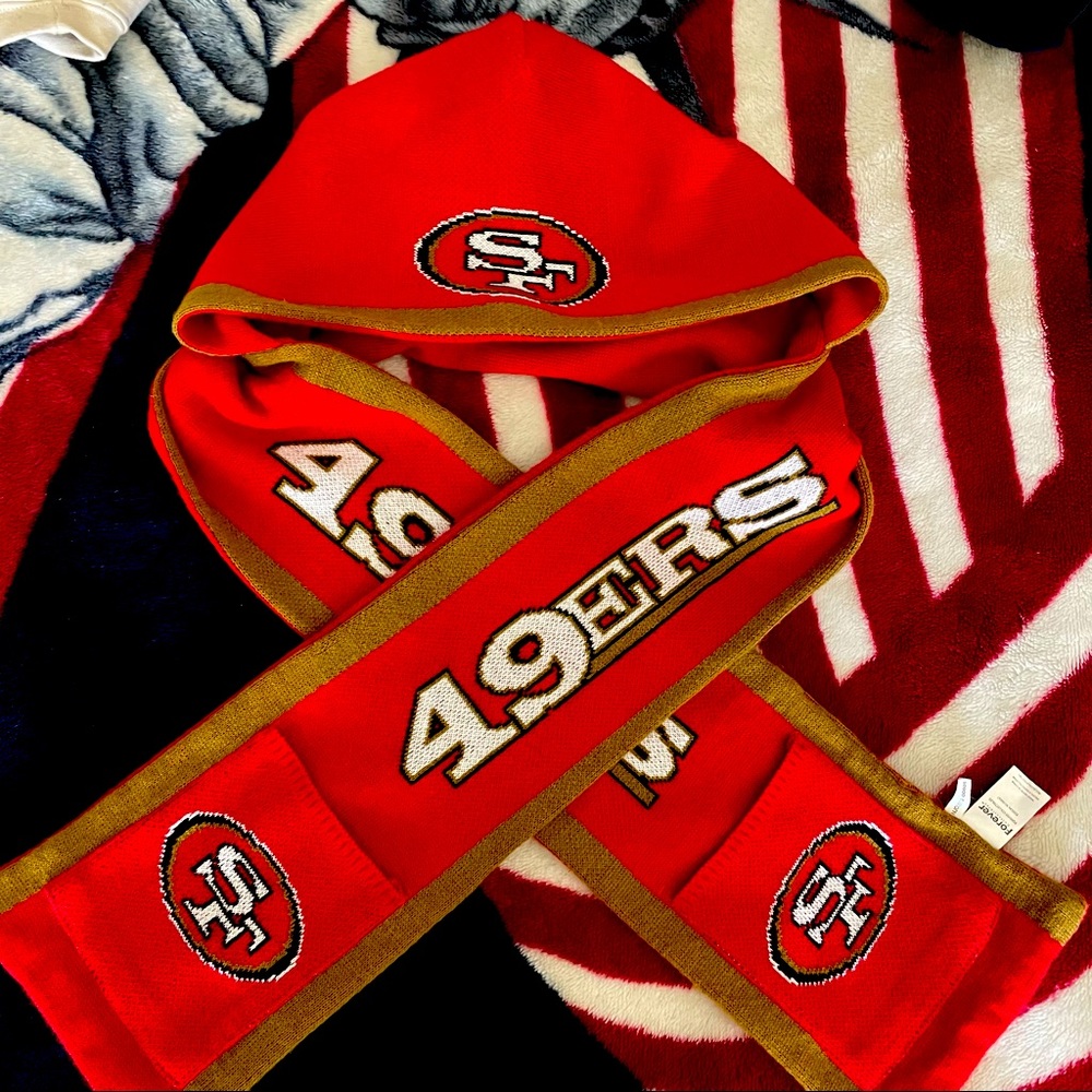 NFL San Francisco 49ers Hooded Winter Scarf